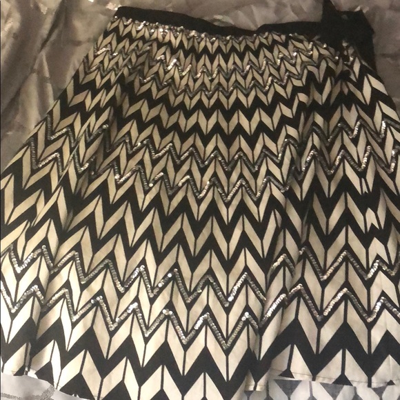 BCBG sequin print skirt. WornXS fits like a 4. - Picture 1 of 5